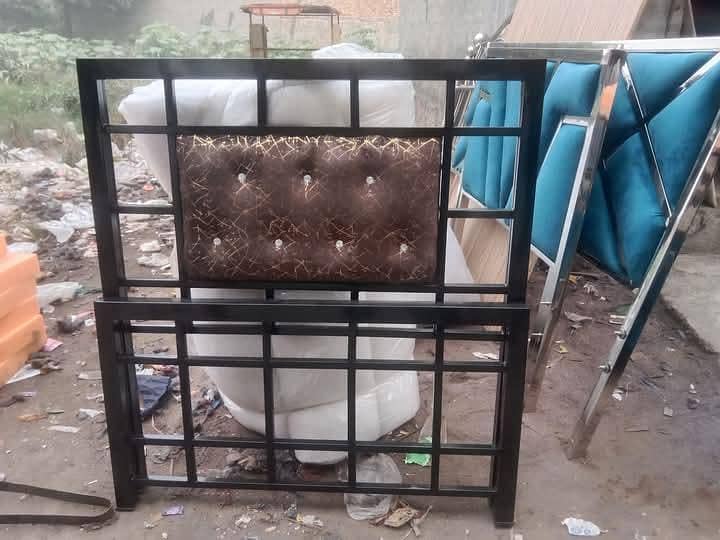 iron bed 17