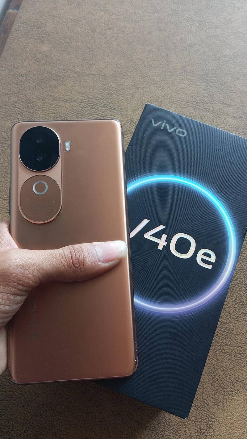 Vivo V40e 0