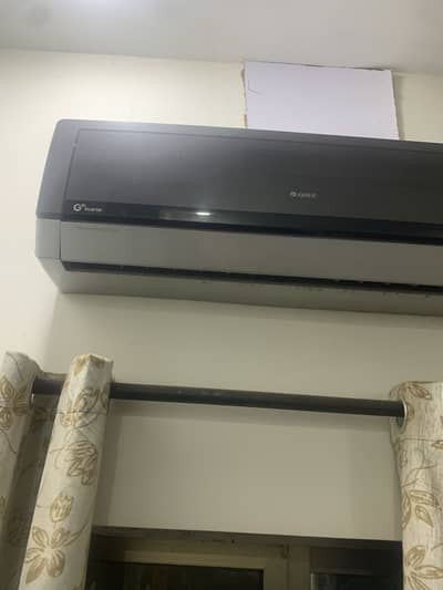 1 ton Gree Ac good condition