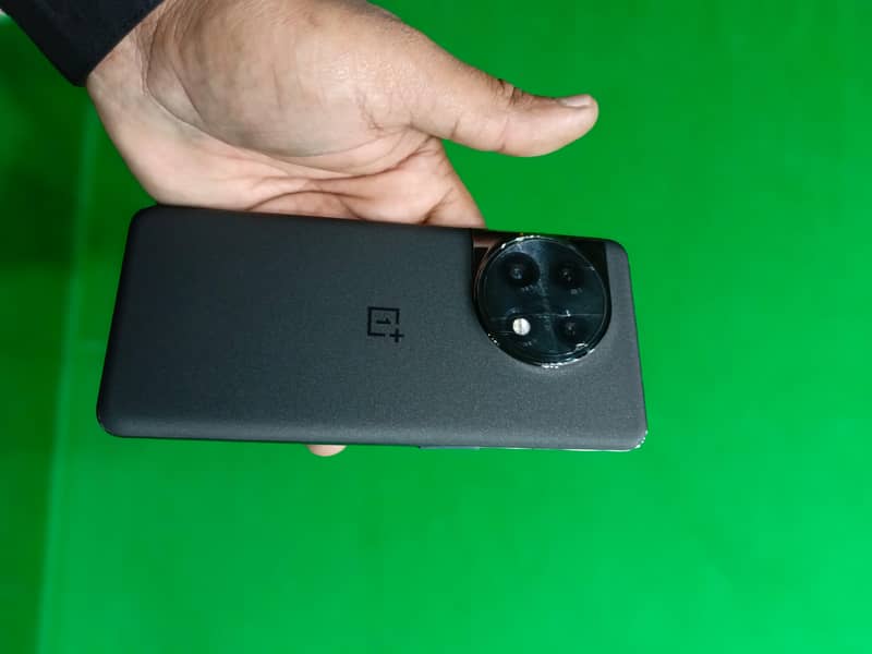 OnePlus 11 16/256 0