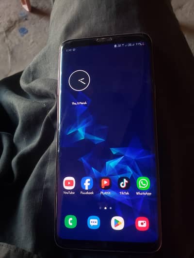 Samsung S9 plus 0.3. 0.7. 2.9. 3.9. 3.6. 4.