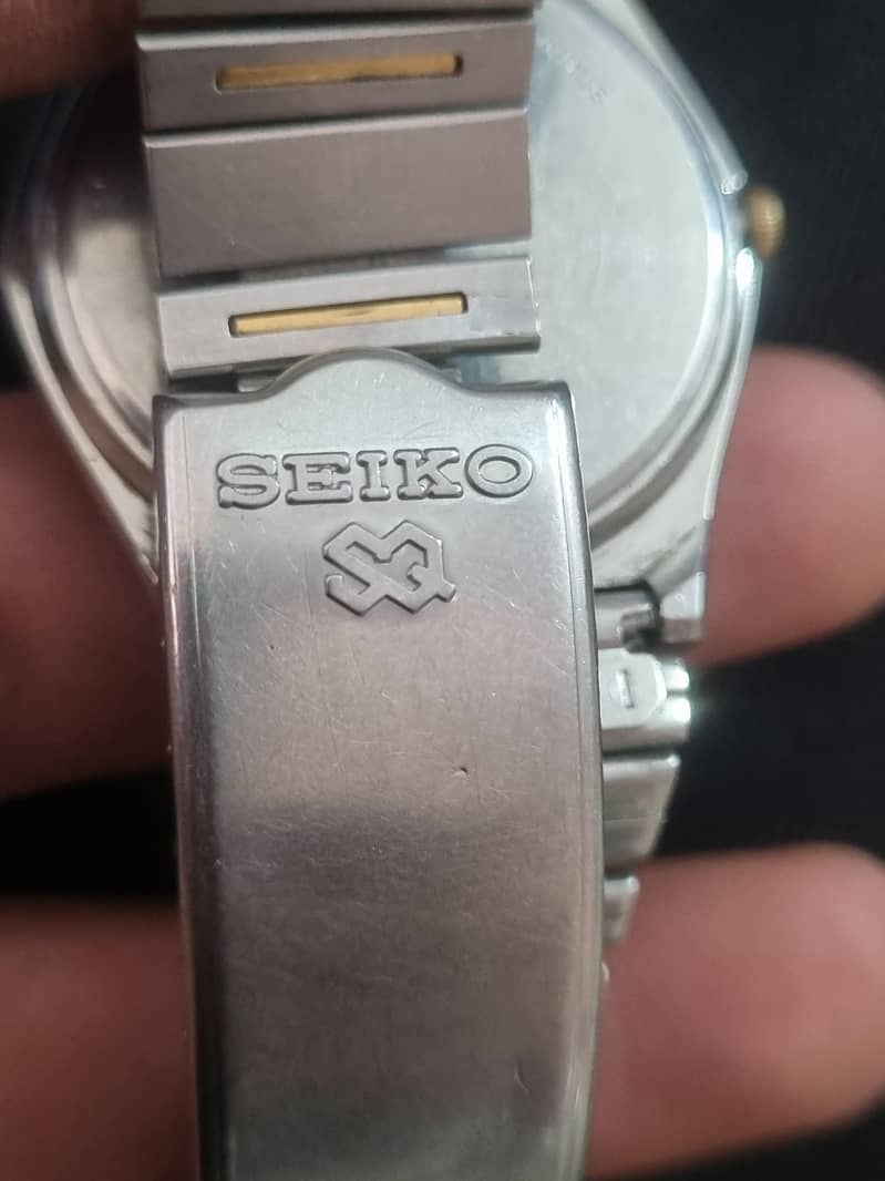 seiko quartz 2