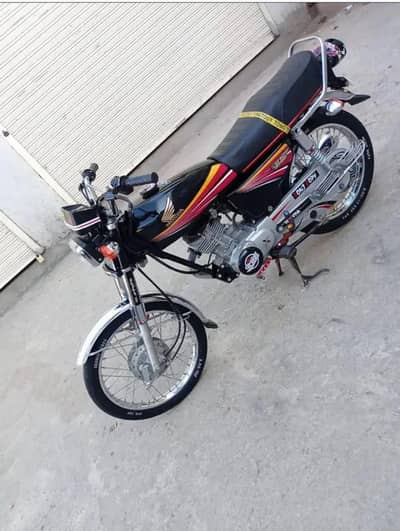 Honda 125cc bike urgent for sale 03708336174