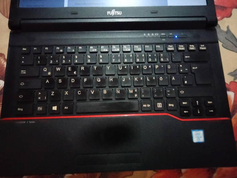 Fujitsu Lifebook E546 2