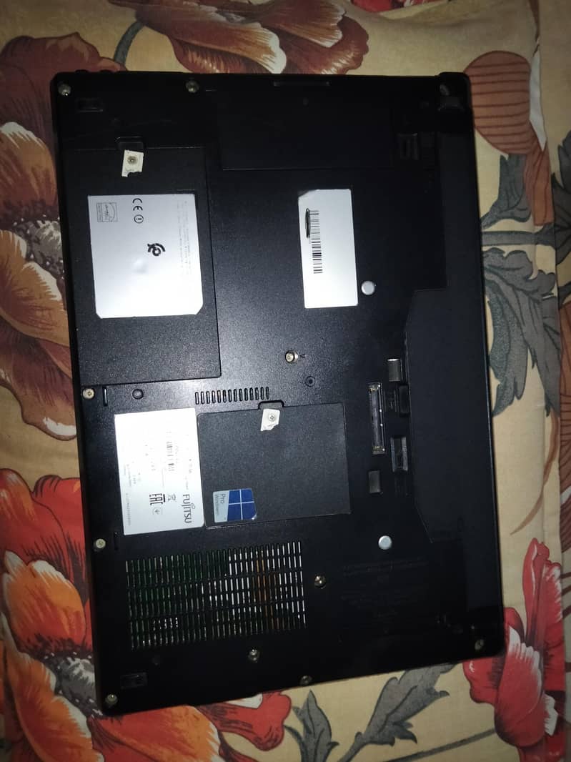 Fujitsu Lifebook E546 3