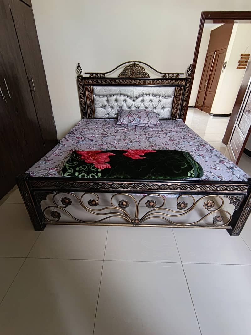 King Size Iron Bed 1