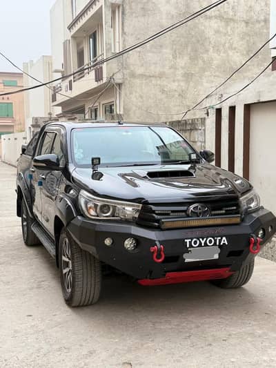 Toyota Hilux Revo v