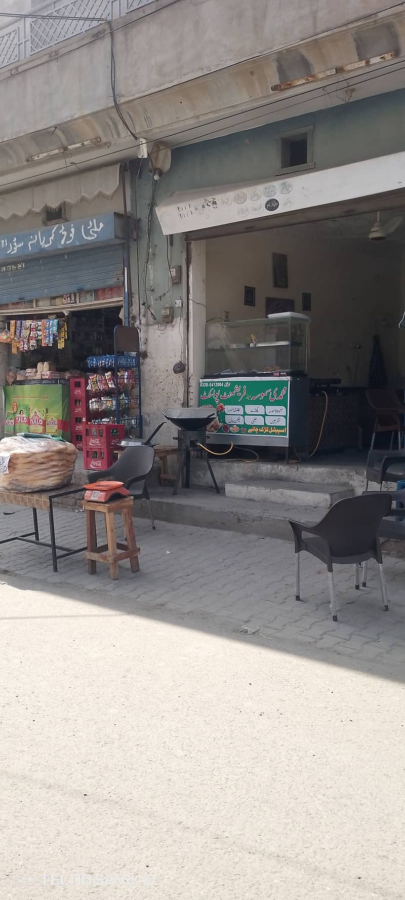 بہترین لوکیشن پر قائم فاسٹ فوڈ شاپ اچھی سیل کے ساتھ برائے فروخت ہے 5