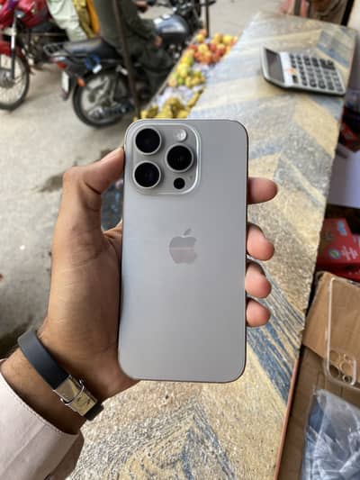 Iphone 15 pro 128gb natural titanium