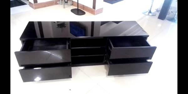 tv trolly for sale in good condition