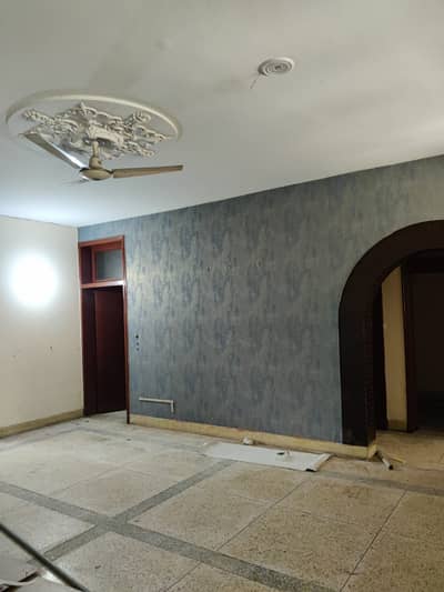 Lower Portion Of 1 Kanal Rent For Silent Office Or For Family In Model Town Link Road