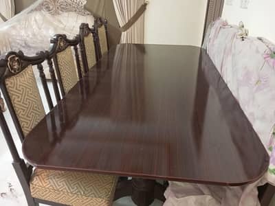 selling dining set with chairs