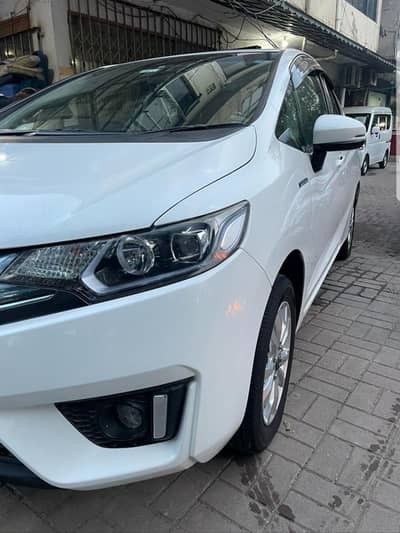 Honda Fit Hybrid 2015