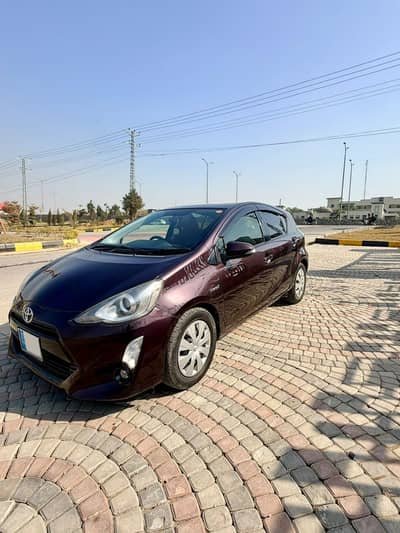 Toyota Aqua G Package 2015 First owner Islamabad No.