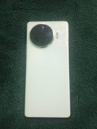 Tecno |Spark 20 pro plus| 10/9 curve display