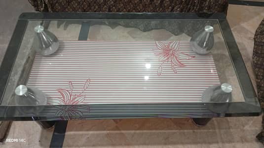 Stylish and beautiful table for drawing room