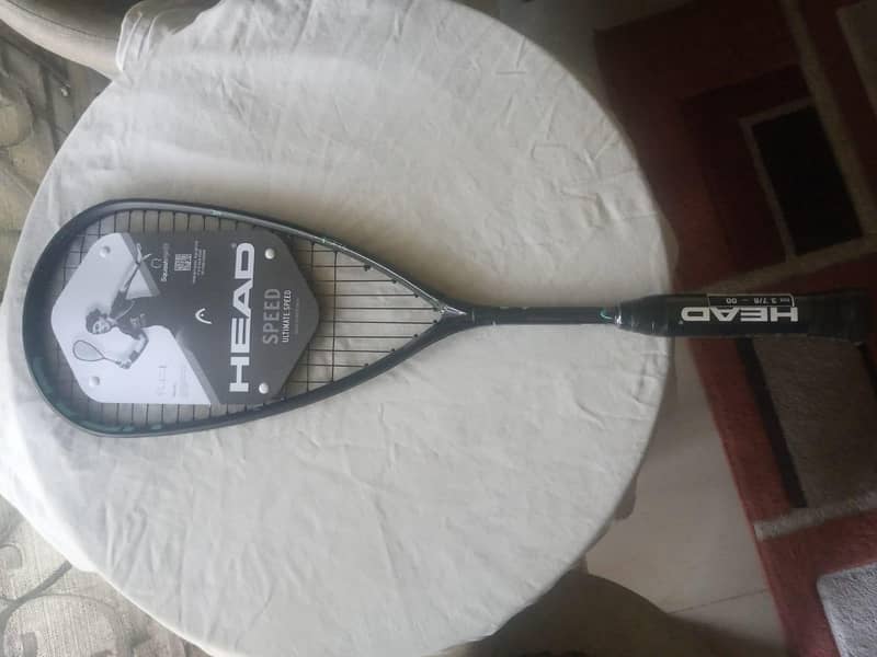 Brand new squash racket 1