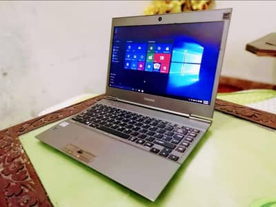 Toshiba ultra slim Laptop backlight keyboard corei5 4gb ram 128 ssd