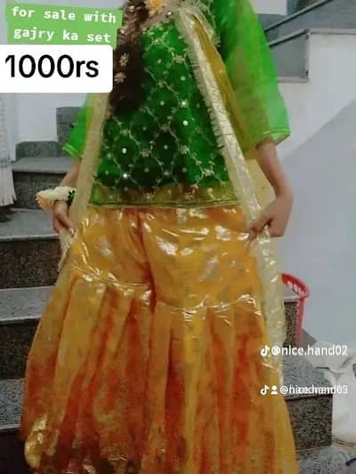 mehindi dress with two gajra set