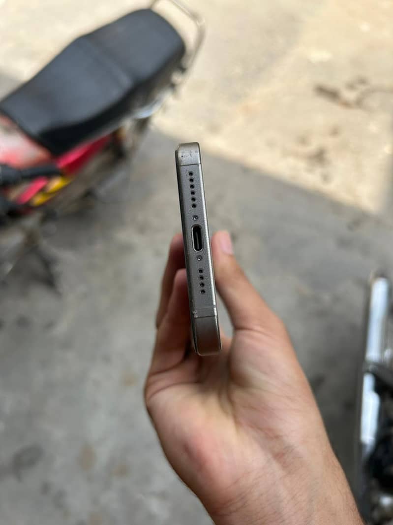 Iphone 15 Pro Max MDM 7