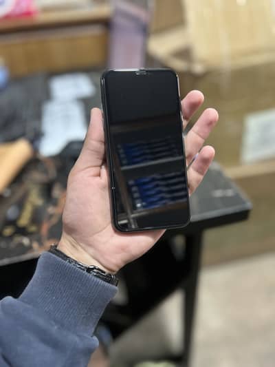 iPhone x official Pta approved.