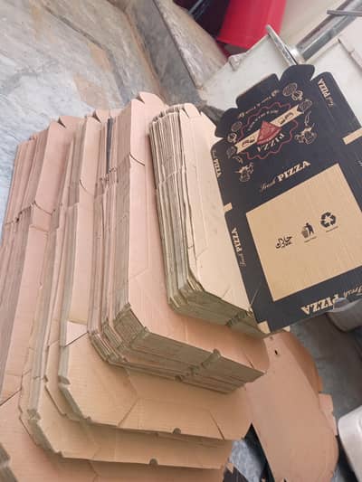 pizza boxes small , medium , large and extra large