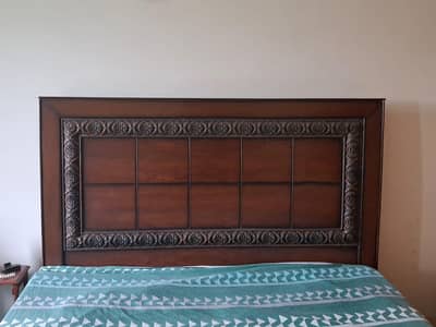Wooden Bed with Wooden Mirror without Materess