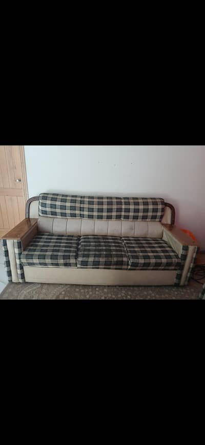 5 seater sofa set with table