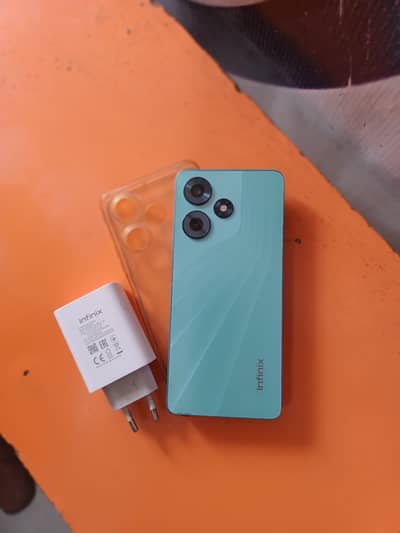 PUBG mobile. 8GB RAM 128 GB memory 10 + 10 condition