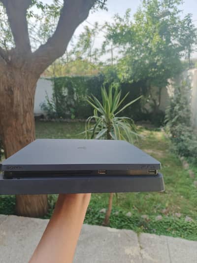 PlayStation 4 slim