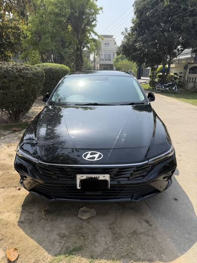 Hyundai Elantra Hybrid 2025