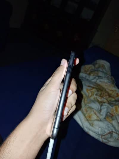 iPhone 11 64gb jv sim time available water pack total orignal 95% hlt