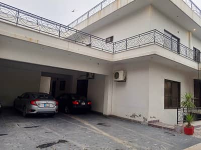2 KANAL OFFICE USE HOUSE FOR RENT GARDEN TOWN NEAR MAIN BOULEVARD LAHORE