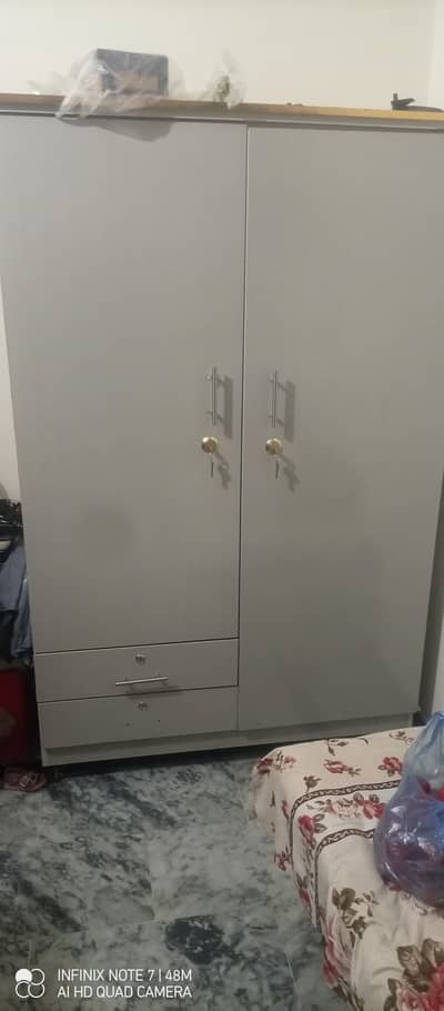 urgent sale almari new h 1 week use hoe h