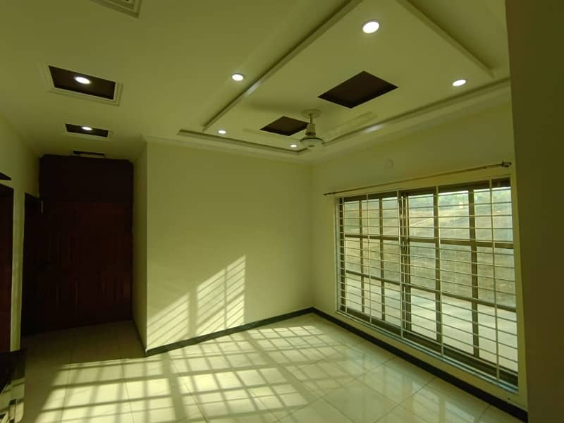 Corner Upper Portion Look 2