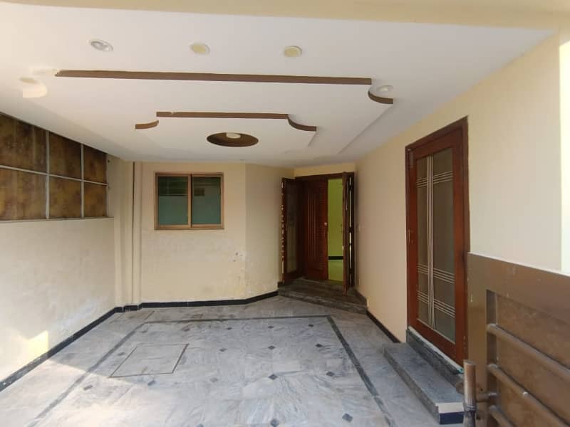 Corner Upper Portion Look 4