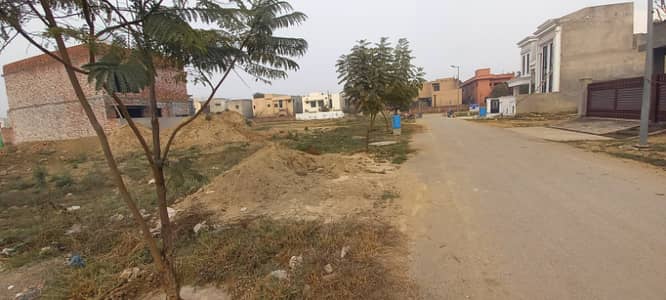 5 Marla Top Location Plot No-781 Block B Phase 9 Town DHA Lahore For Urgent Sale