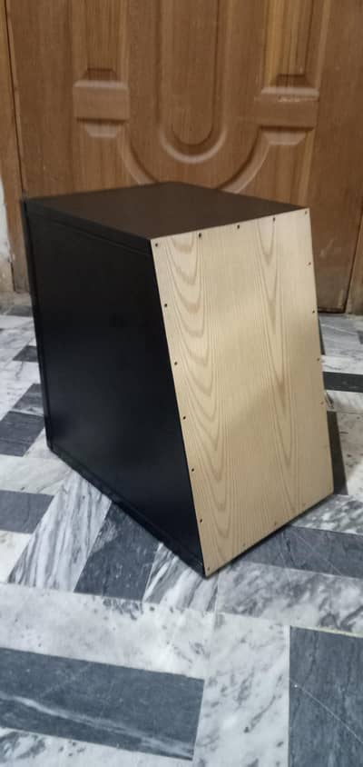 High Quality professional Cajon with superior internal snare + On&Off