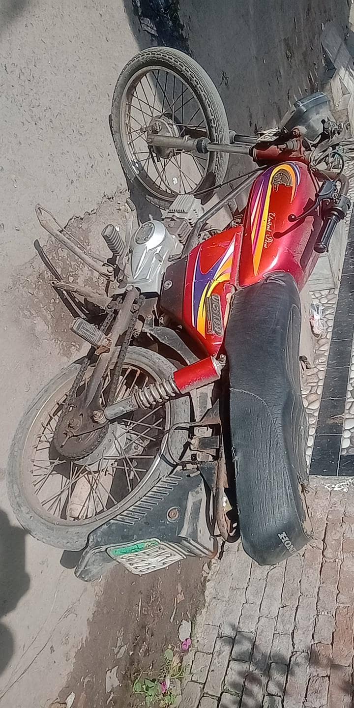 ون ہینڈ ہے کاغزات مکمل ہیں بائیو میٹرک ۔نہیں ہے 1