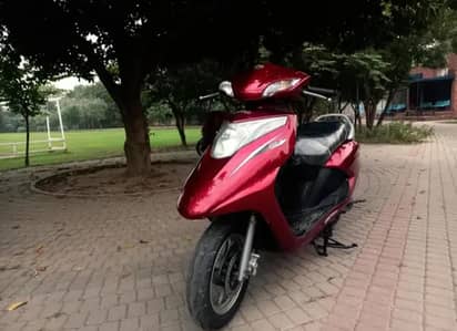 United Scooty 100cc Petrol With Number