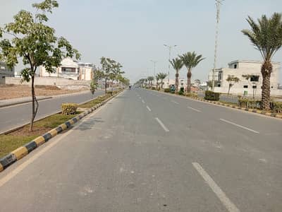 Prime Location 10 Marla Residential Plot In Beautiful Location Of Royal Palm City - Block H In Gujranwala