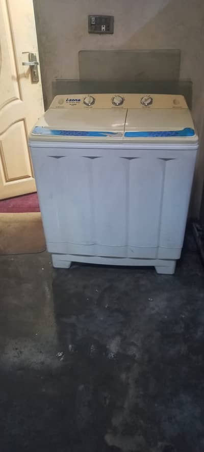 I-Zone Twin Tub Washing Machine – 100% Working Condition