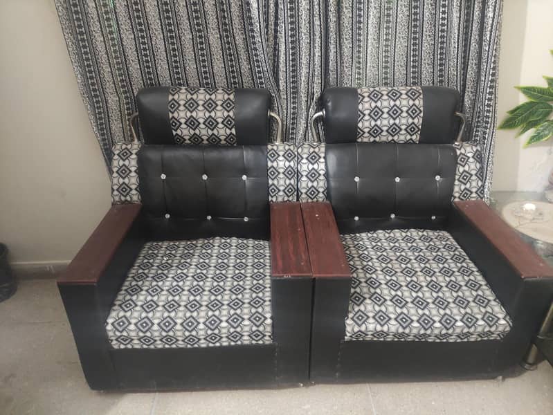 almost new sofa set 0