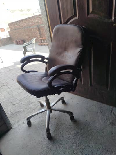 office chair condition 10/8