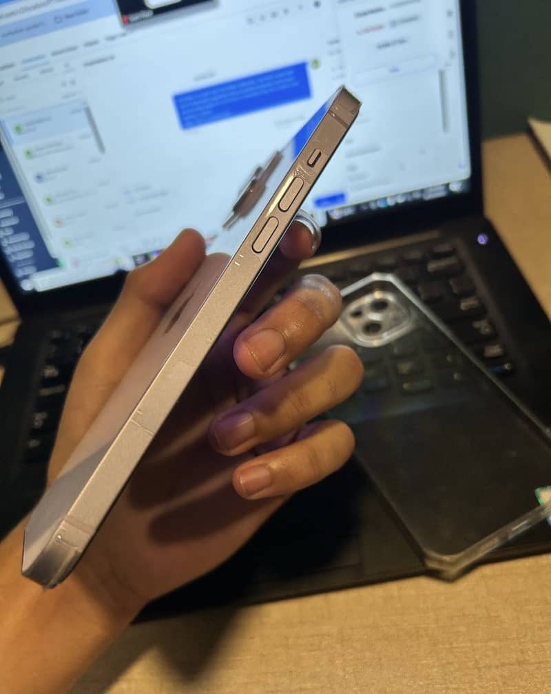 iPhone 14 plus 10/10 waterpack 3