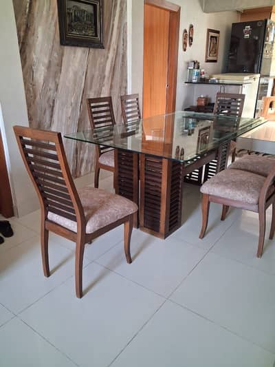 Dining Table with 06x Chairs