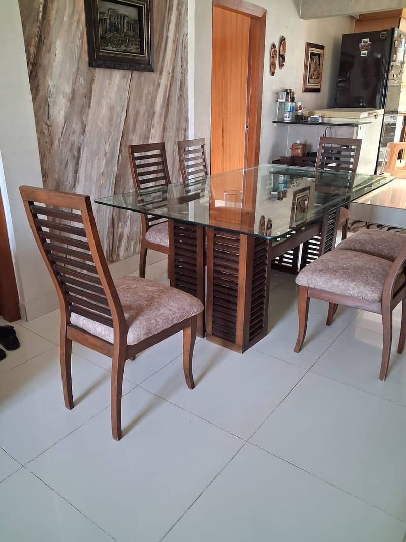 Dining Table with 06x Chairs 0