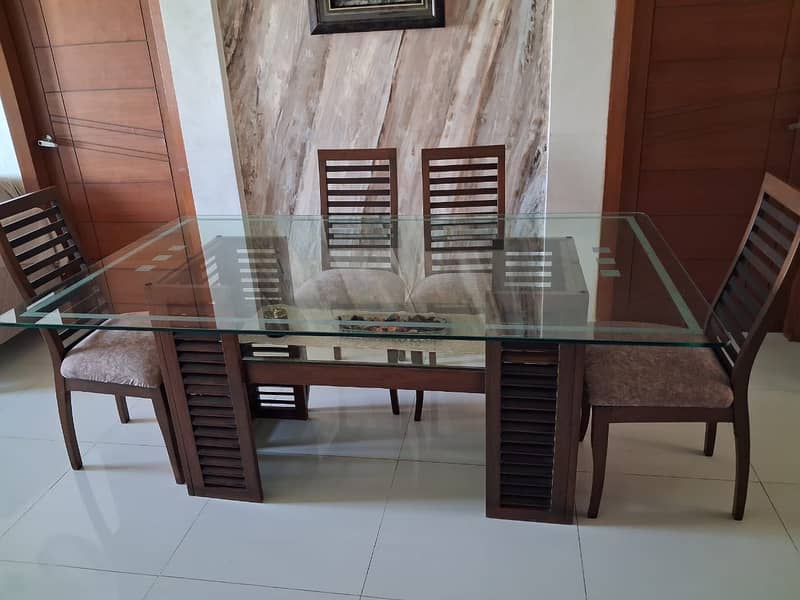 Dining Table with 06x Chairs 1