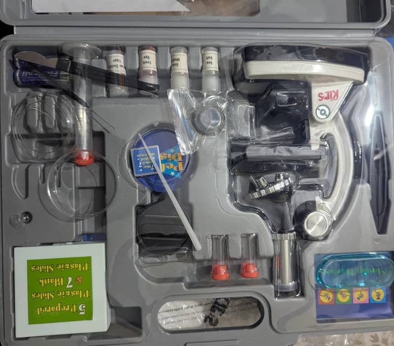 MICROSCOPE SET 52-Piece 1200x 4