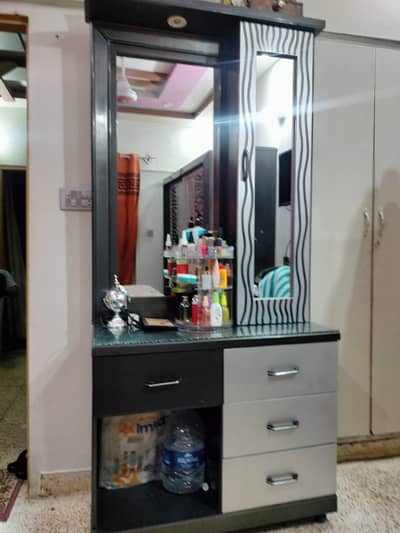 Bedroom set for sale without mattress